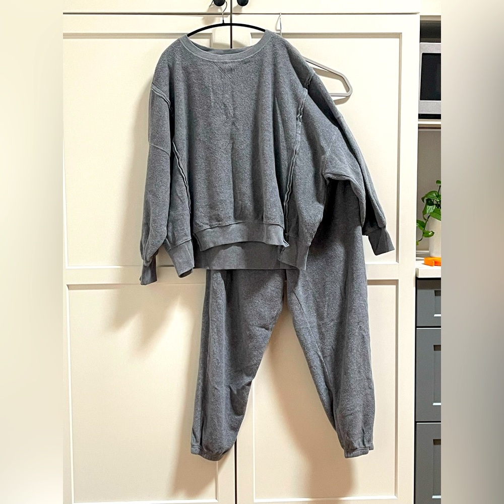 AE Reverse Fleece Jogger/Sweatshirt